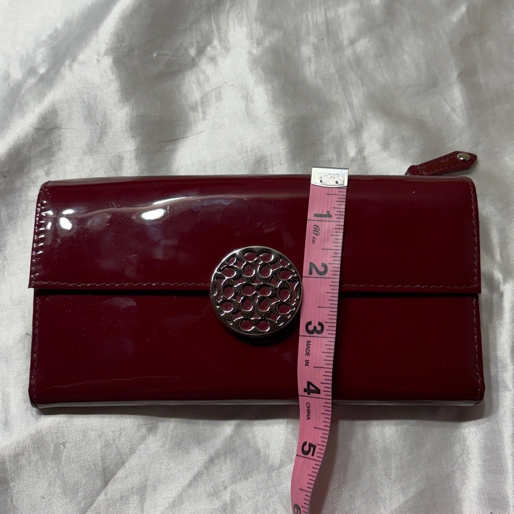 Coach red patent leather wallet - Picture 4 of 9